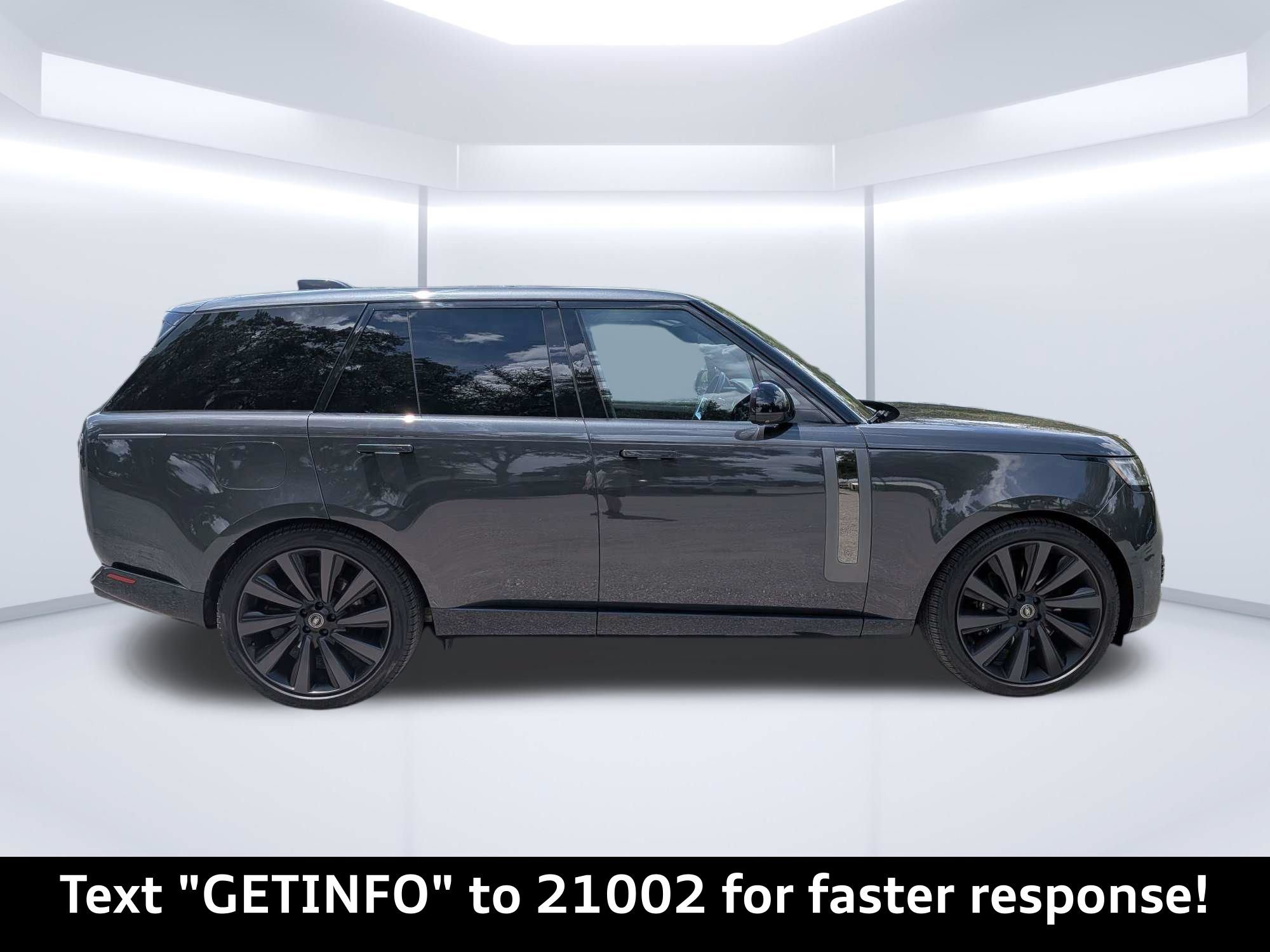 Used 2023 Land Rover Range Rover SV AWD/4WD image 2