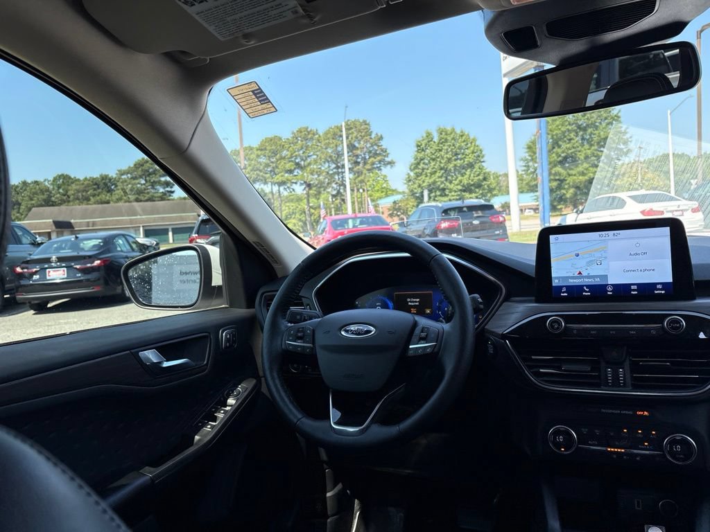 Used 2020 Ford Escape Titanium w/ Titanium Premium Package 2.0 AWD/4WD image 9