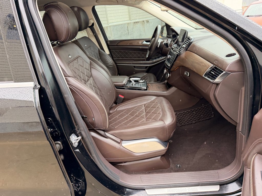 Used 2019 Mercedes-Benz GLS 550 4MATIC image 23