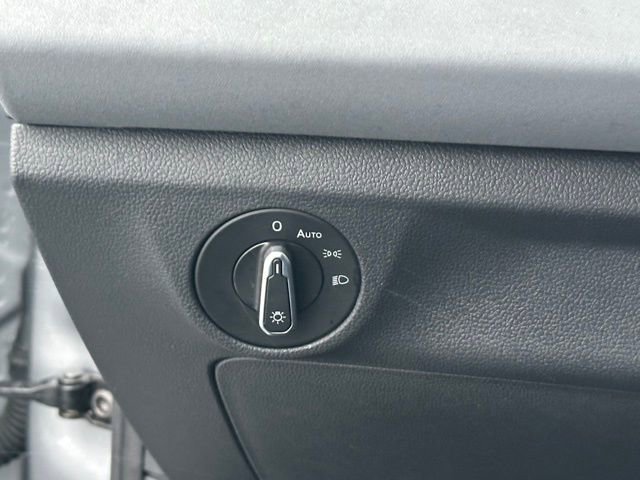 Certified 2025 Volkswagen Jetta SE image 18