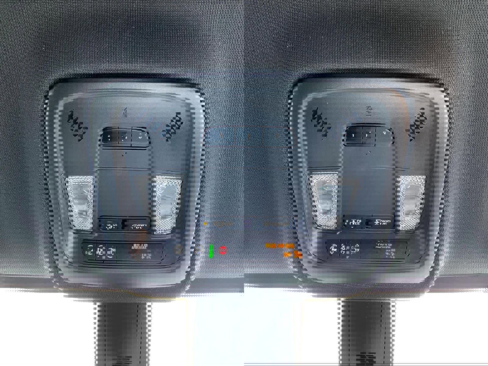 Used 2023 Chevrolet Traverse LT image 23