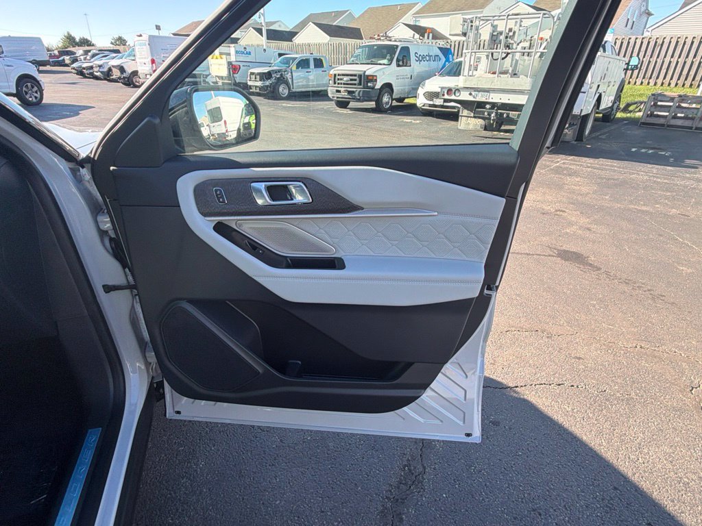 New 2027 Ford Explorer Platinum w/ LUX Leather Package AWD/4WD image 40