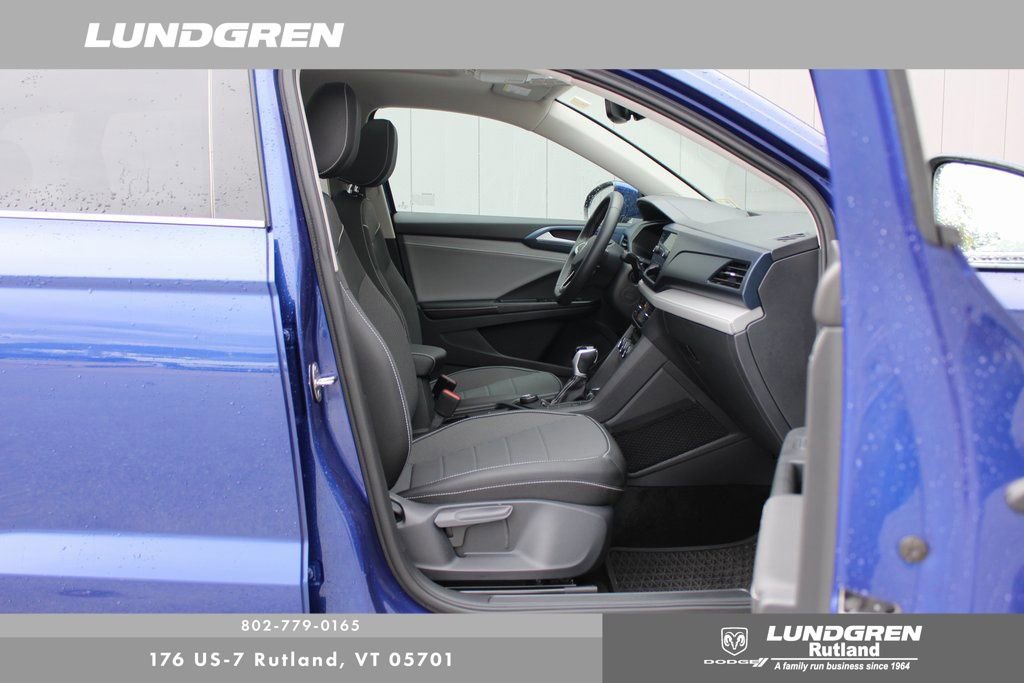 Used 2024 Volkswagen Taos SE w/ Panoramic Sunroof Package image 19