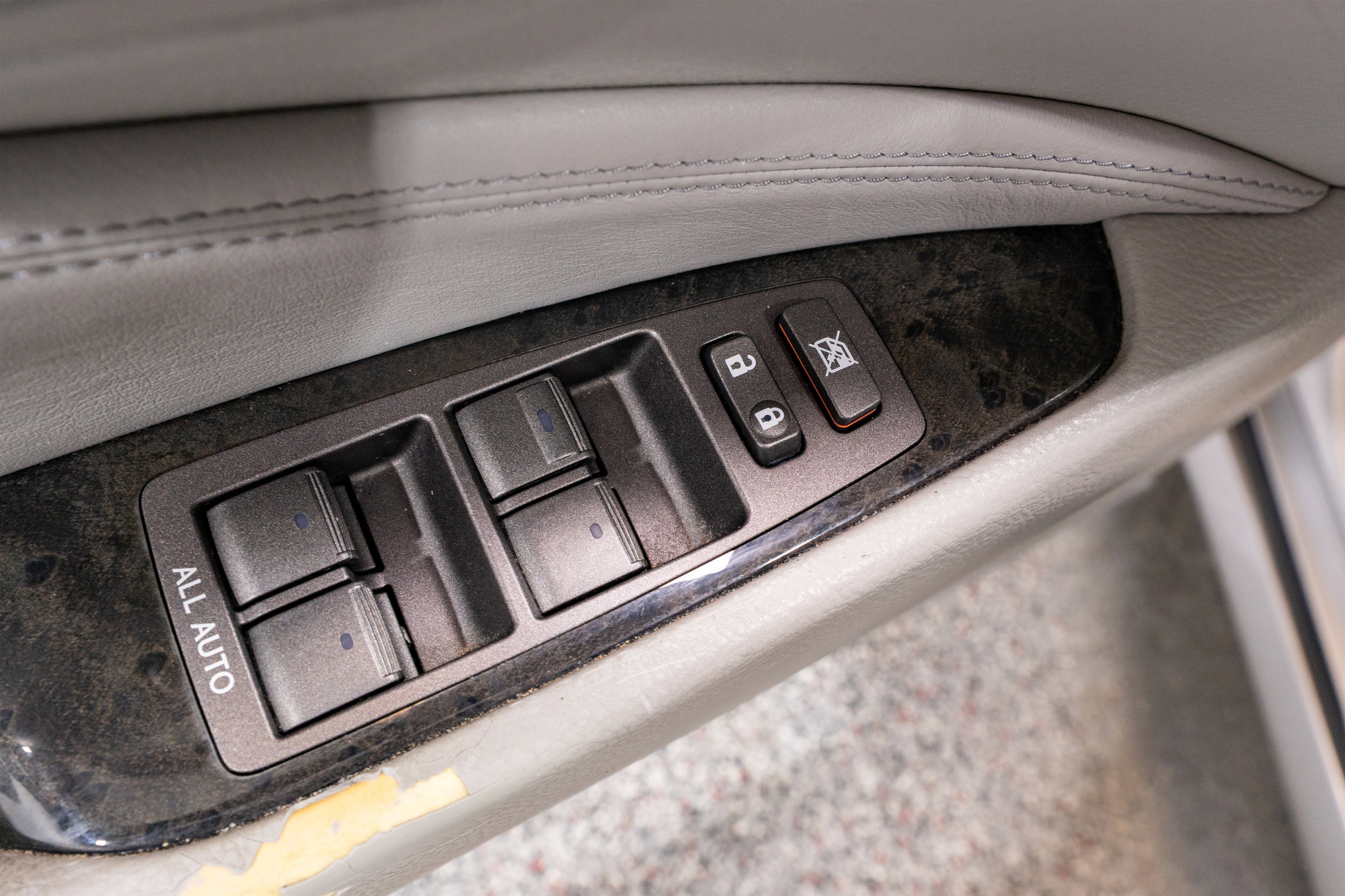 Used 2012 Lexus LS 460 w/ Comfort Pkg image 14