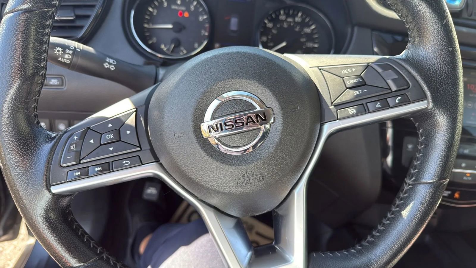 Used 2020 Nissan Rogue SV image 20