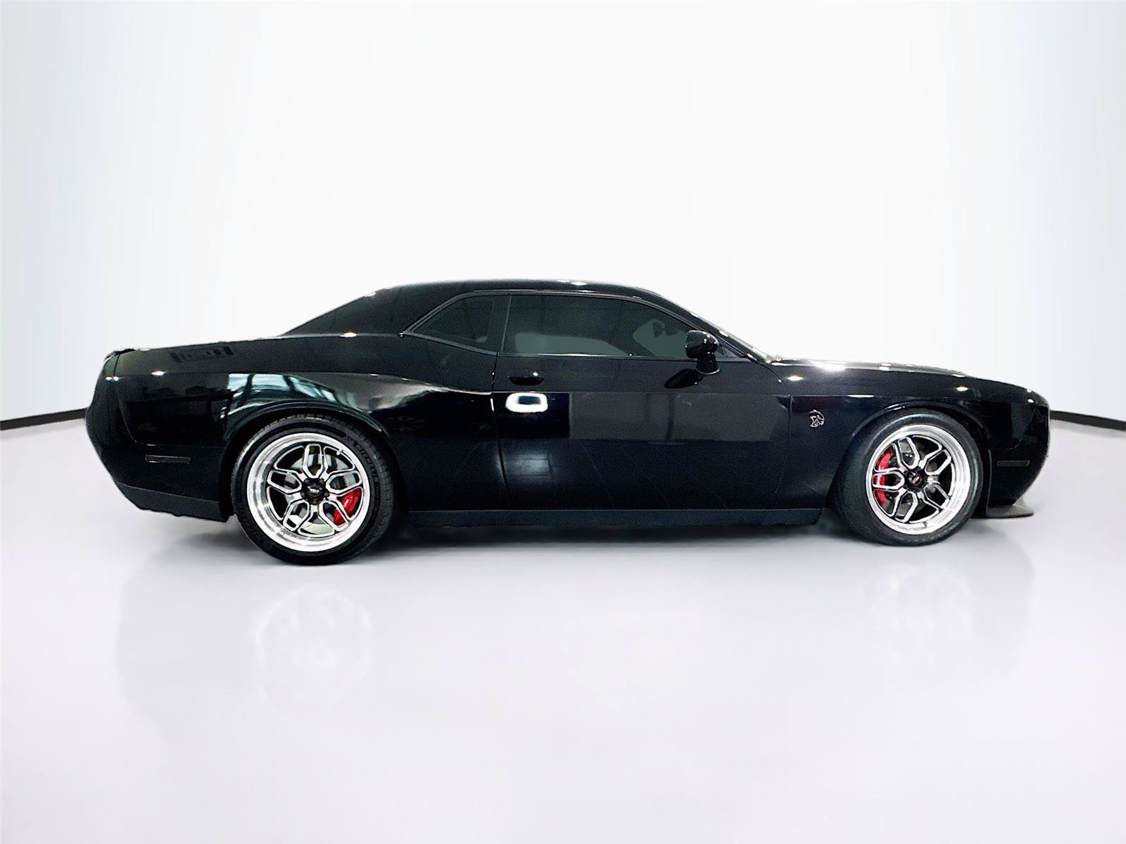 Used 2022 Dodge Challenger SRT Hellcat Redeye RWD image 4