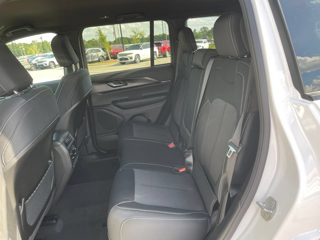 New 2026 Jeep Grand Cherokee Laredo RWD image 36