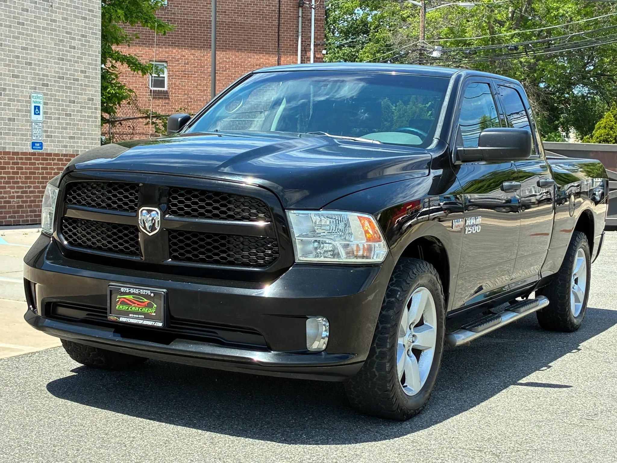 Used 2014 RAM 1500 Express AWD/4WD image 1