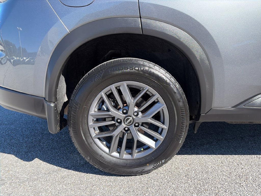 Used 2024 Nissan Rogue S AWD/4WD image 39