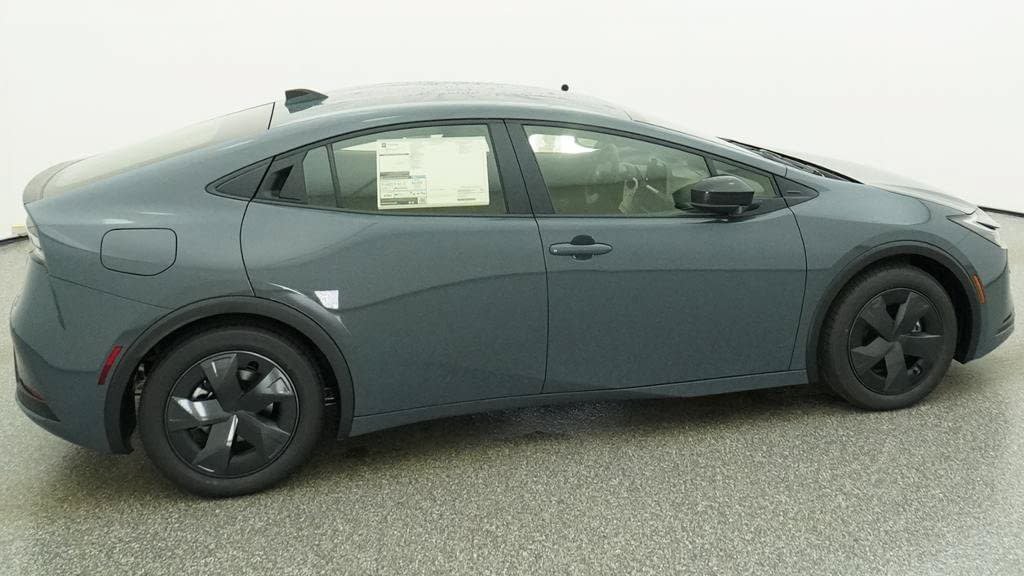 New 2027 Toyota Prius Plug-In Hybrid FWD image 10