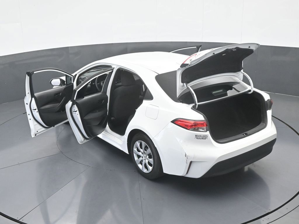 Used 2023 Toyota Corolla LE image 58