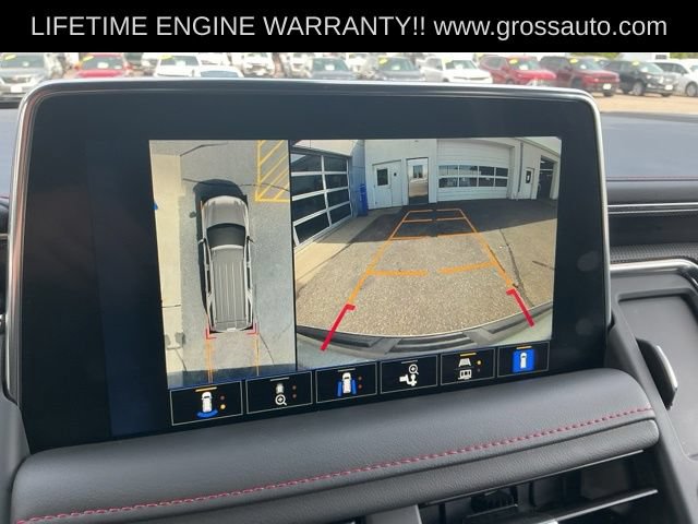 Used 2022 Chevrolet Suburban RST w/ Luxury Package AWD/4WD image 17