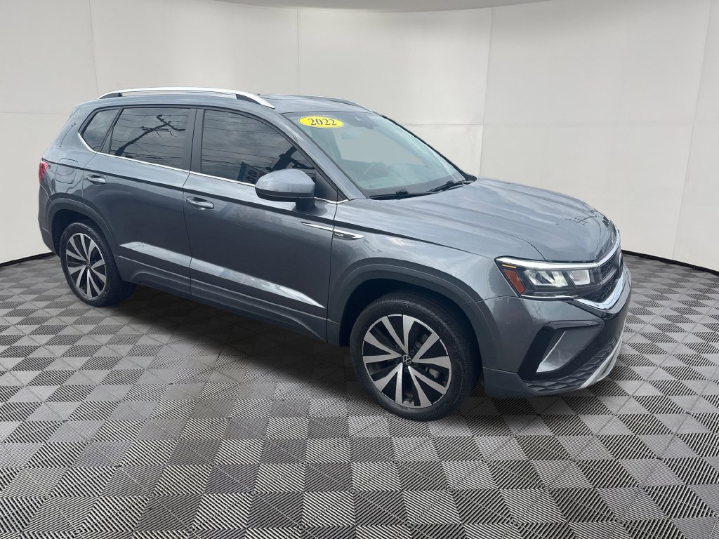 Used 2022 Volkswagen Taos SE w/ Panoramic Sunroof Package AWD/4WD image 8