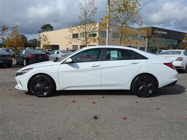 Certified 2023 Hyundai Elantra Blue image 8