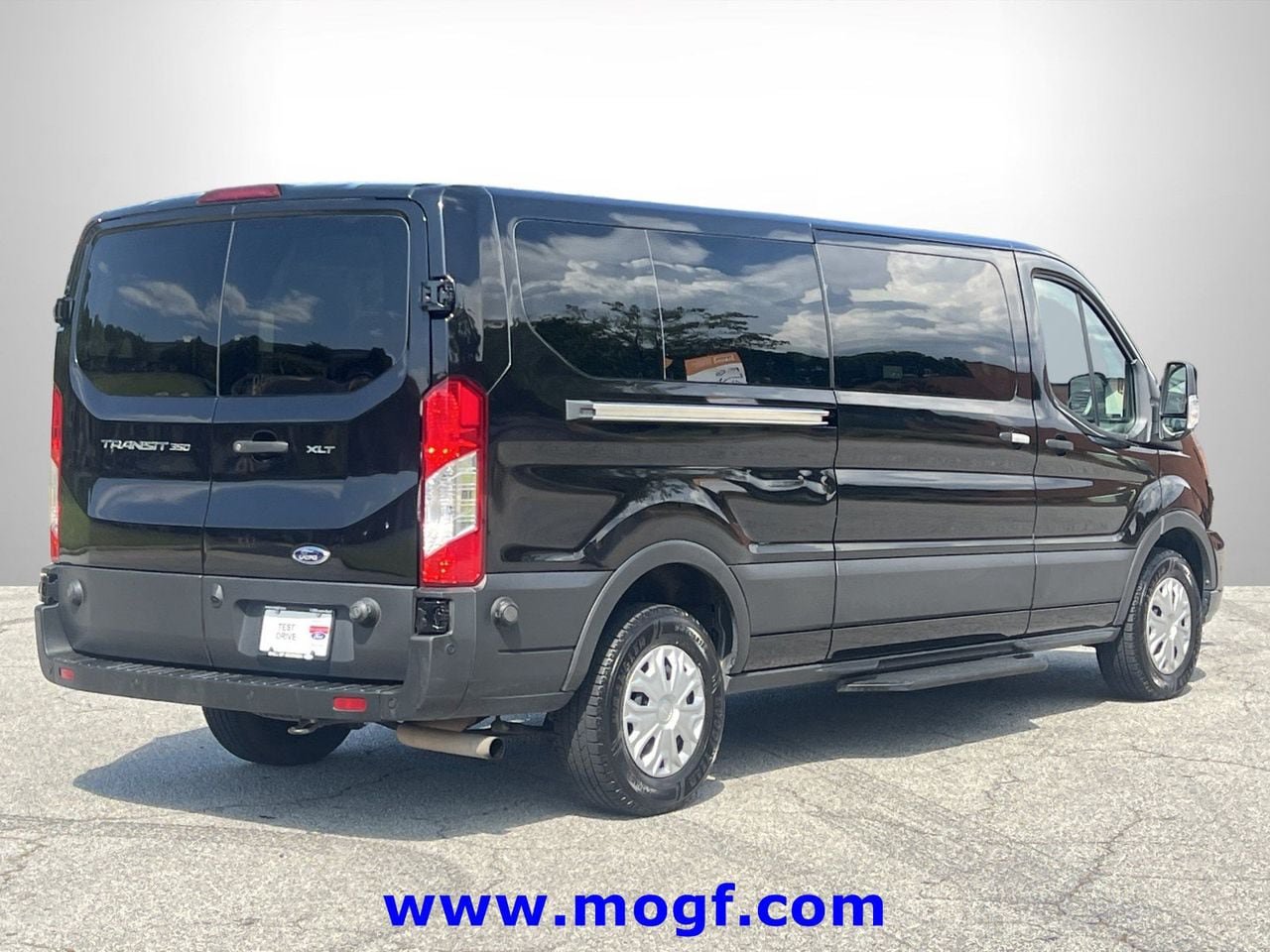 Used 2024 Ford Transit 350 XLT RWD image 3
