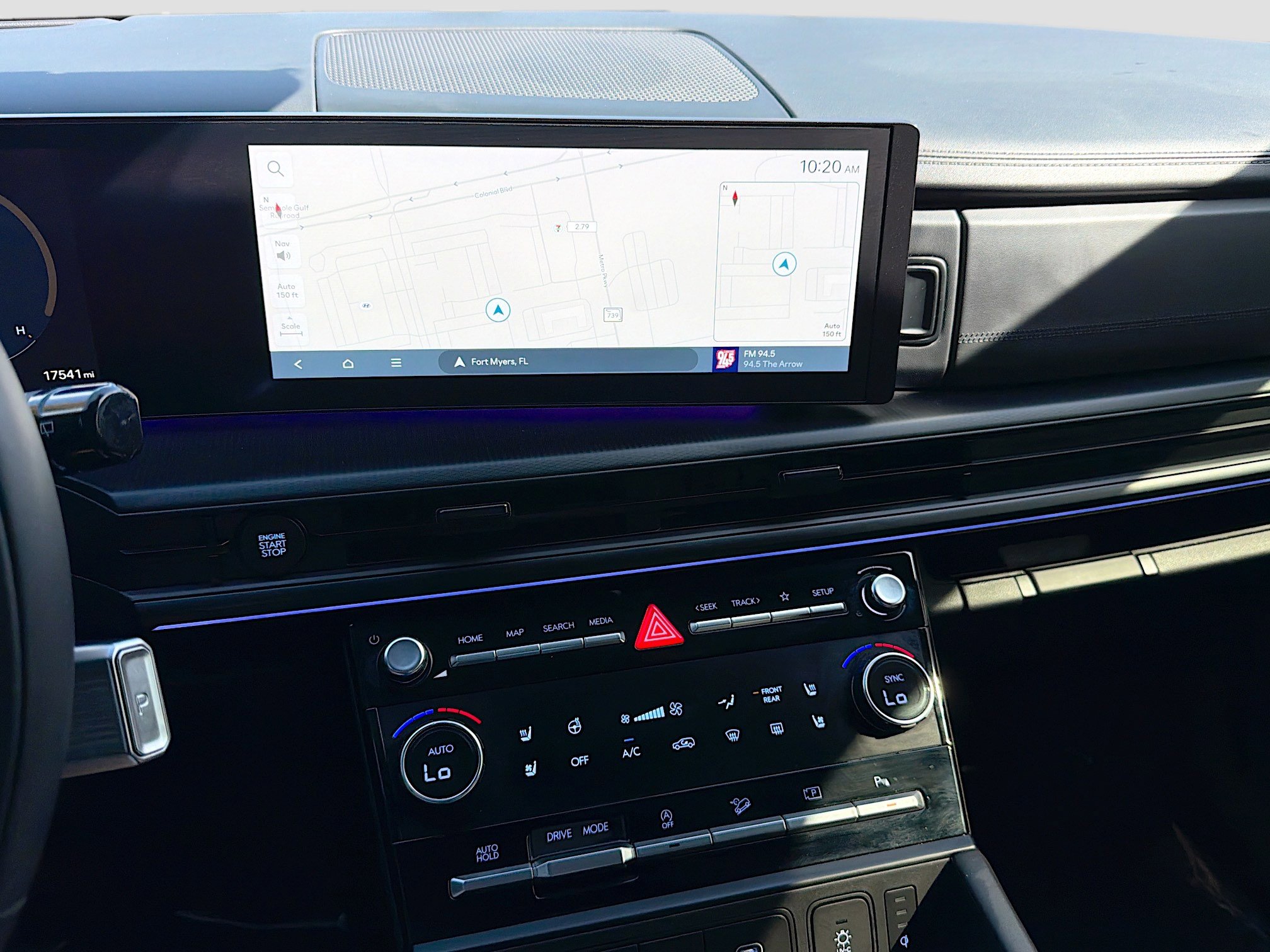 Used 2025 Hyundai Santa Fe Calligraphy image 28