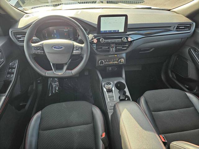 Used 2025 Ford Escape ST-Line Select AWD/4WD image 18