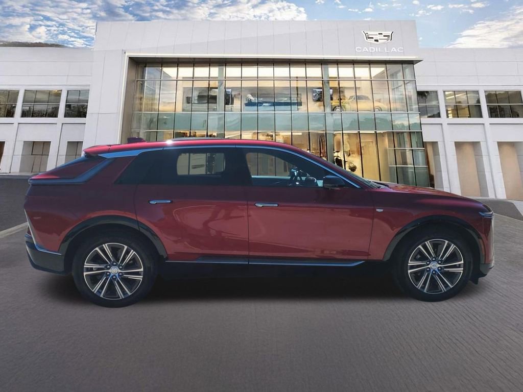 Certified 2024 Cadillac Lyriq Luxury image 4