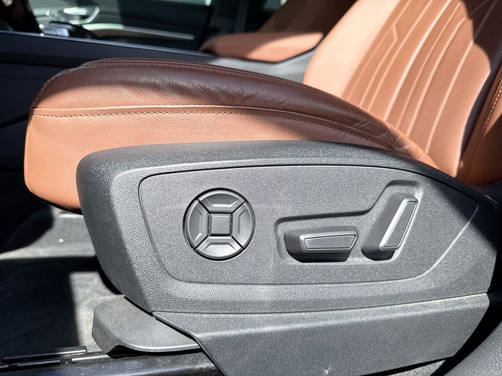 Used 2019 Audi e-tron Premium Plus image 12