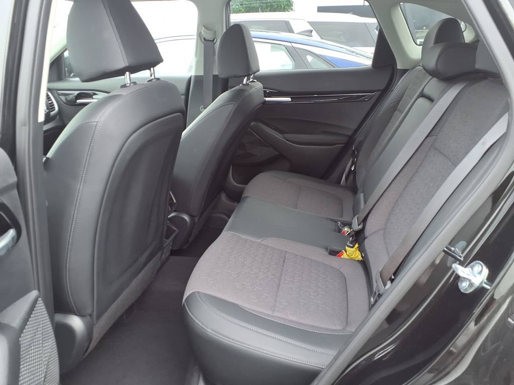 Used 2025 Kia Seltos S AWD/4WD image 19