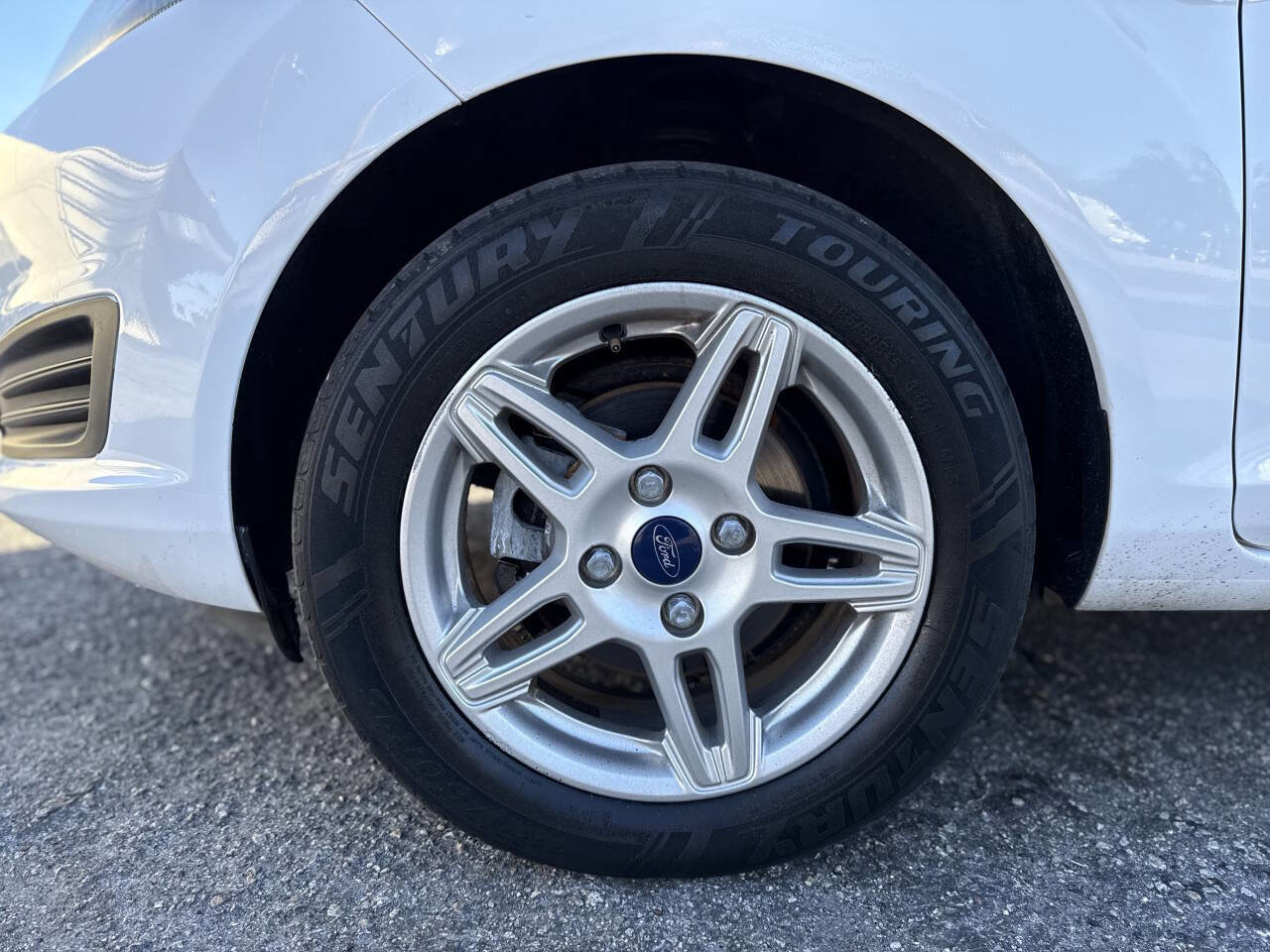 Used 2017 Ford Fiesta SE image 27