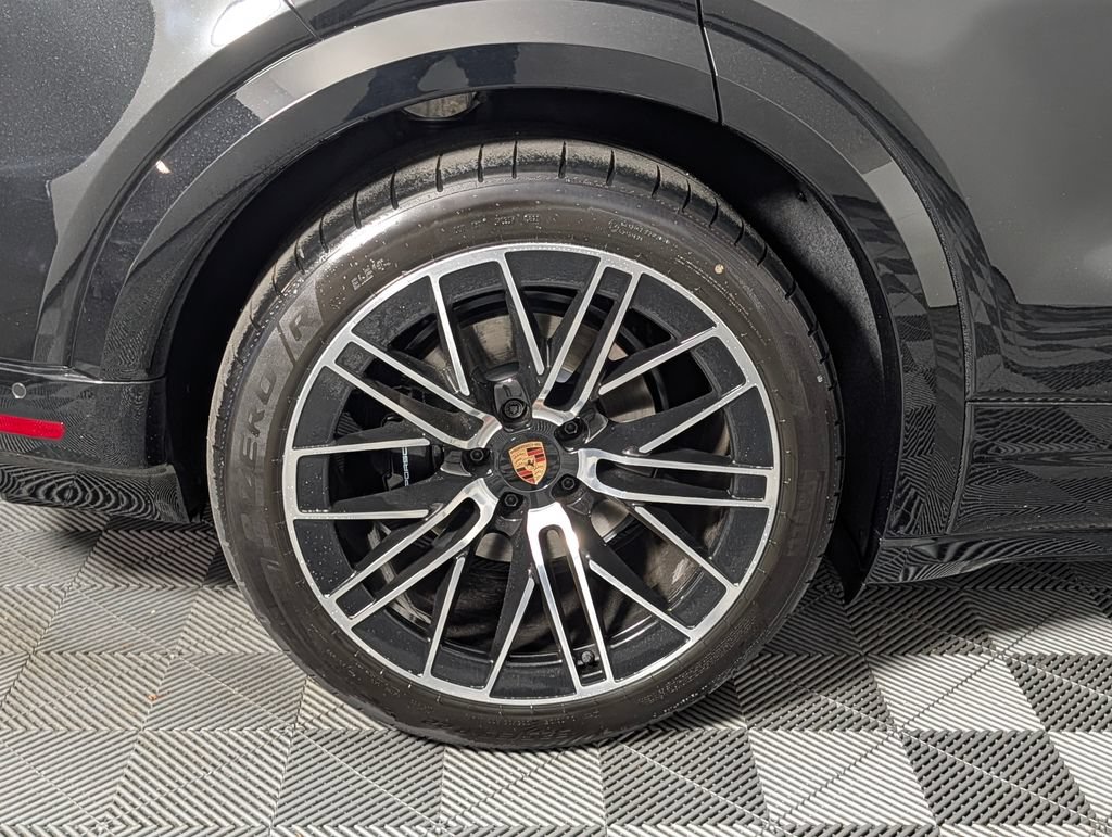 New 2026 Porsche Cayenne Electric AWD/4WD image 13