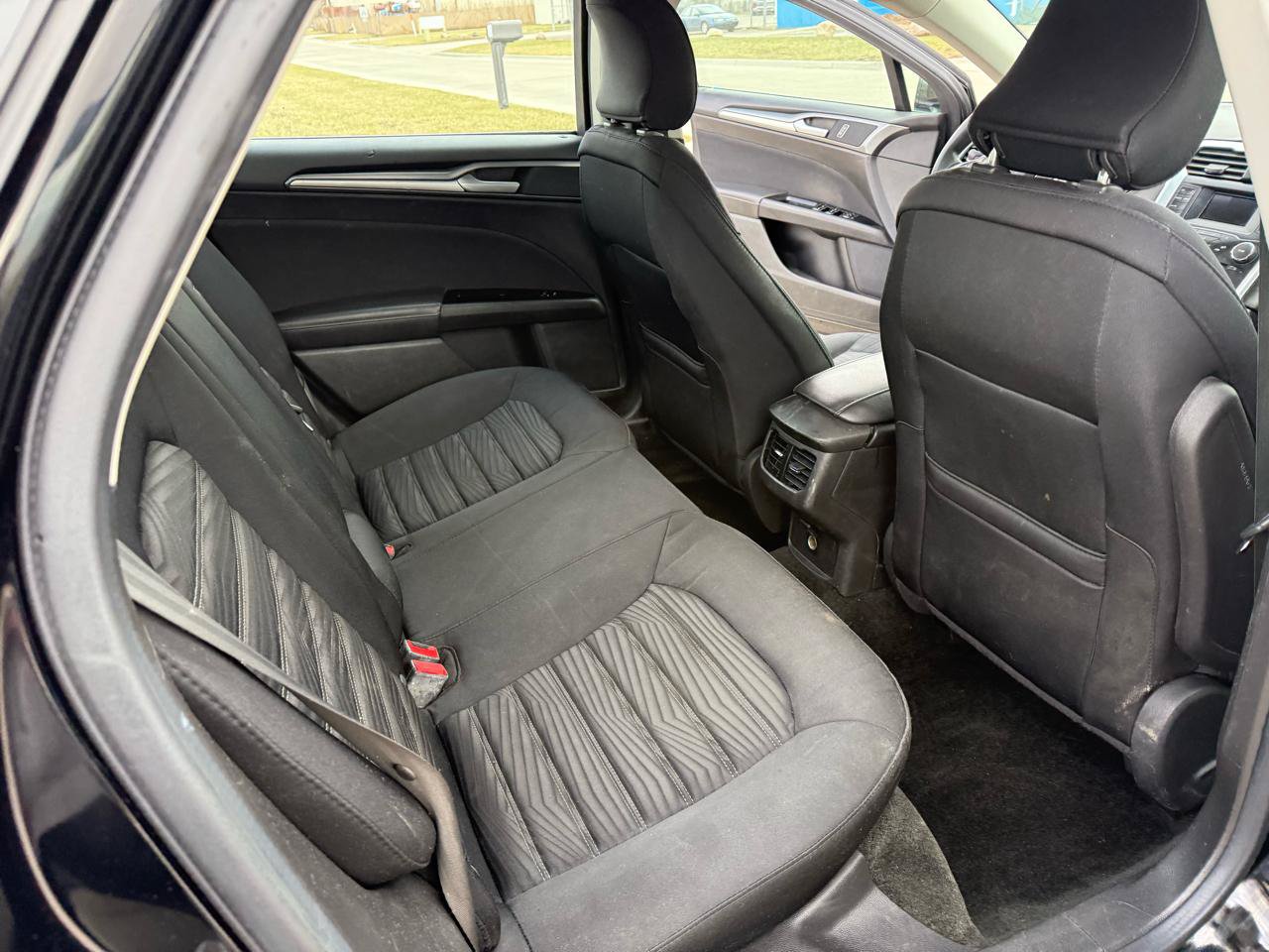 Used 2016 Ford Fusion SE FWD image 15