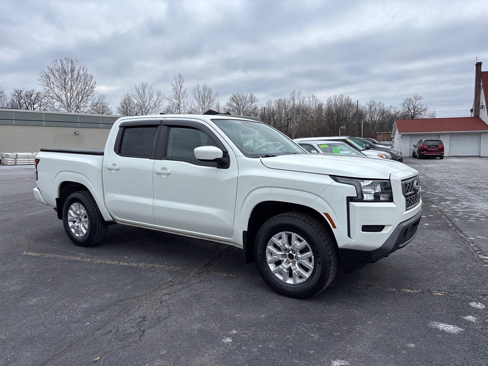 Used 2022 Nissan Frontier SV image 1