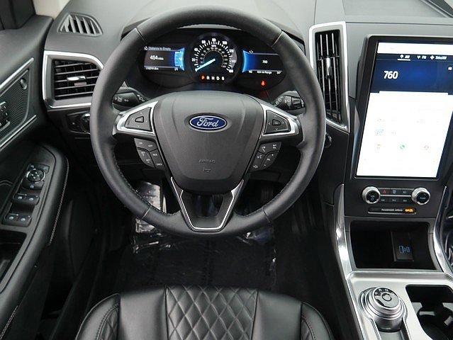 Used 2024 Ford Edge Titanium image 17