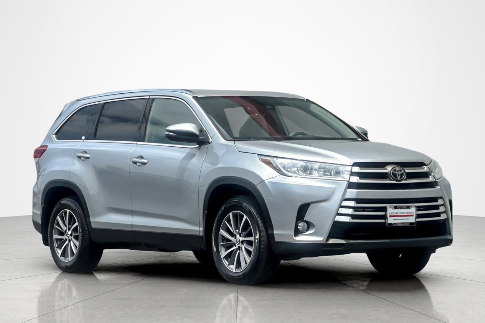 Certified 2019 Toyota Highlander XLE w/ Carpet Mat Package (TMS) AWD/4WD image 7