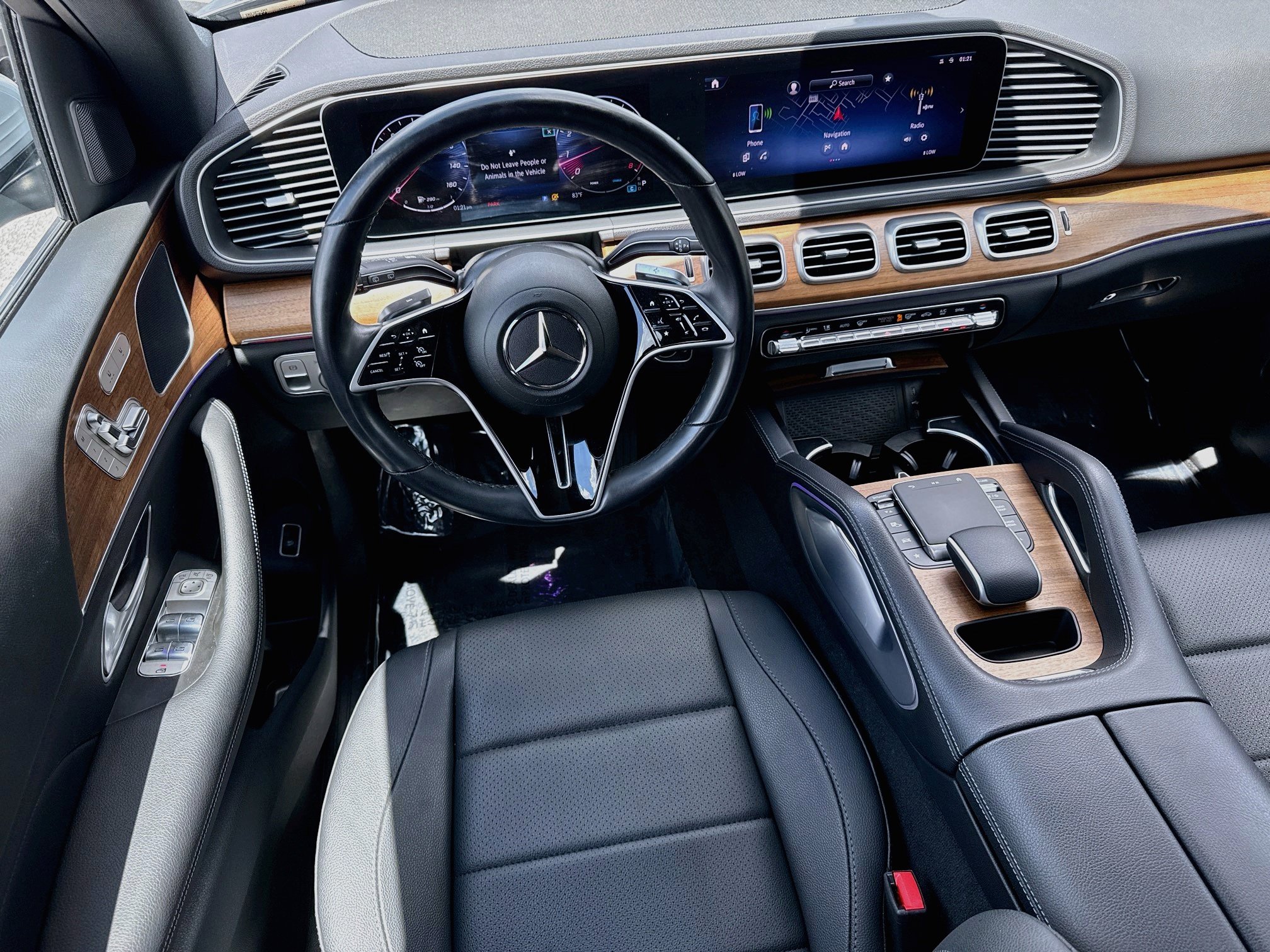 Used 2024 Mercedes-Benz GLE 350 4MATIC w/ Winter Package image 16