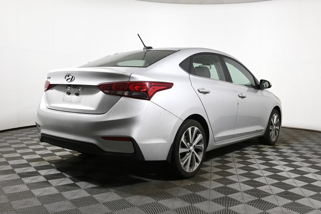 Used 2022 Hyundai Accent Limited FWD image 11