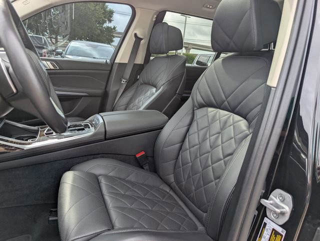 Used 2025 BMW X7 xDrive40i w/ Premium Package image 26