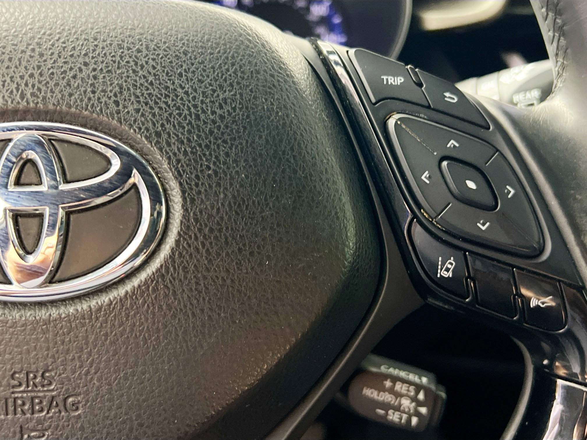 Used 2019 Toyota C-HR XLE FWD image 19