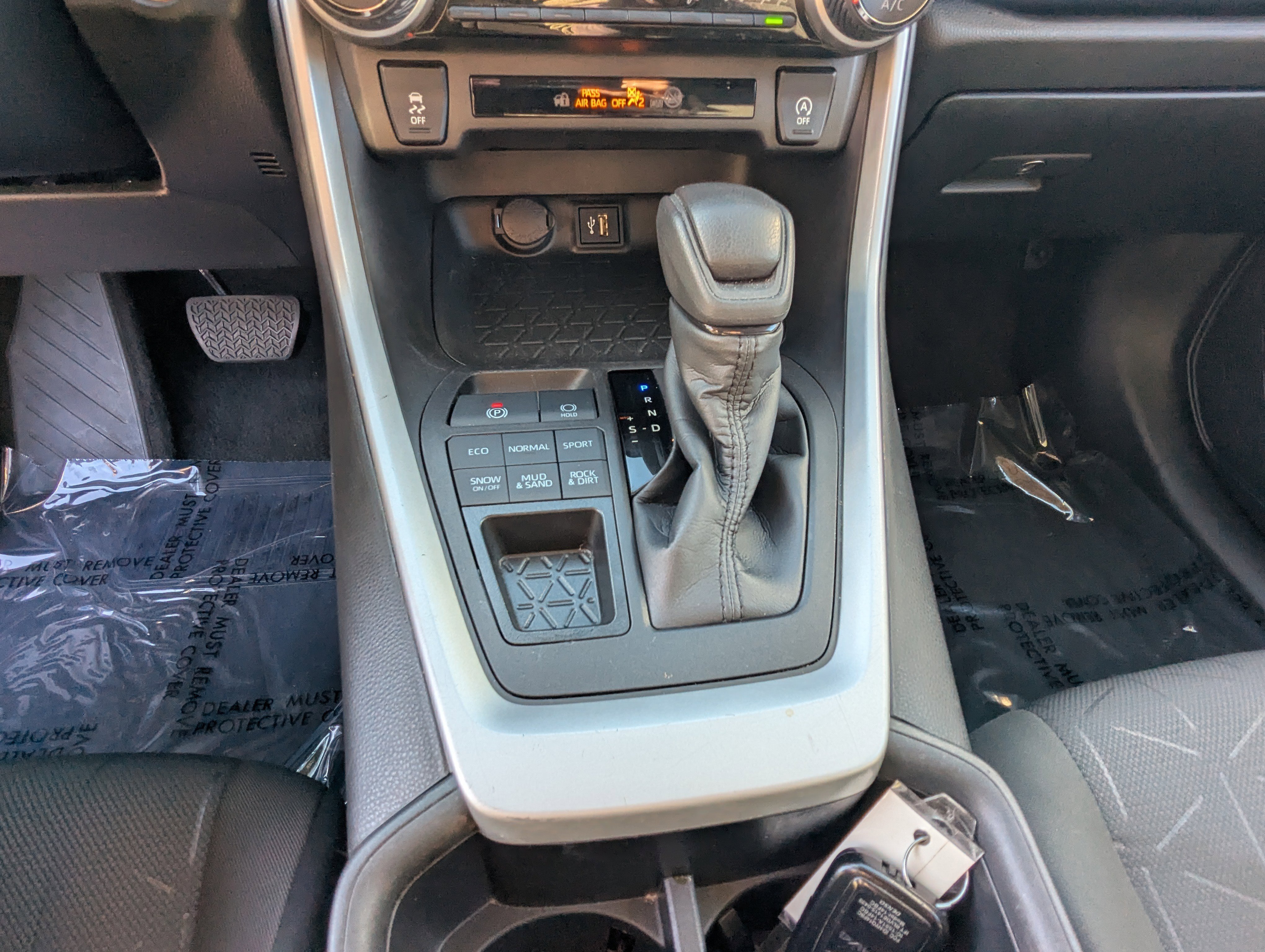 Used 2023 Toyota RAV4 XLE image 23