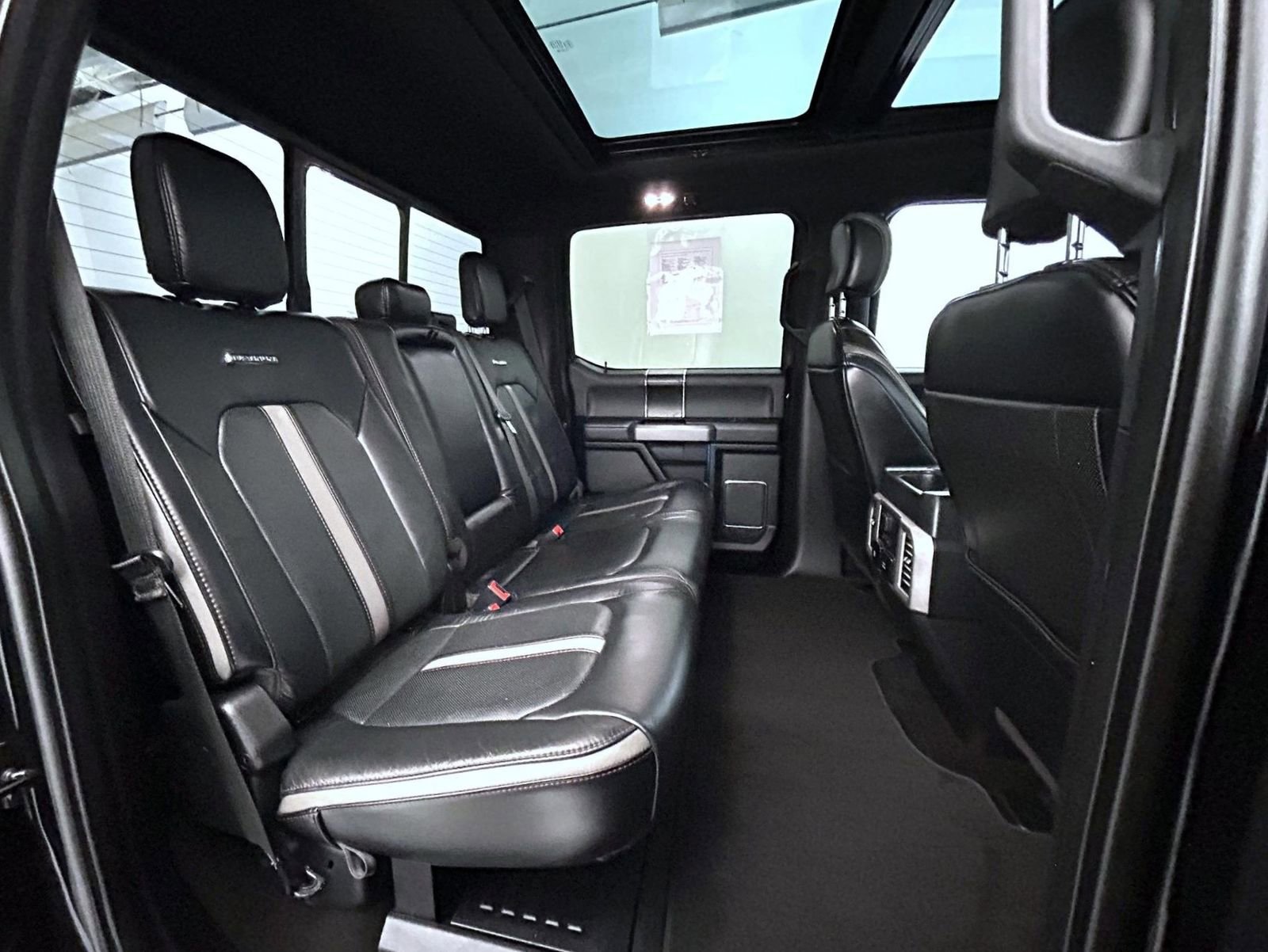 Used 2019 Ford F350 Platinum w/ Platinum Ultimate Package image 19