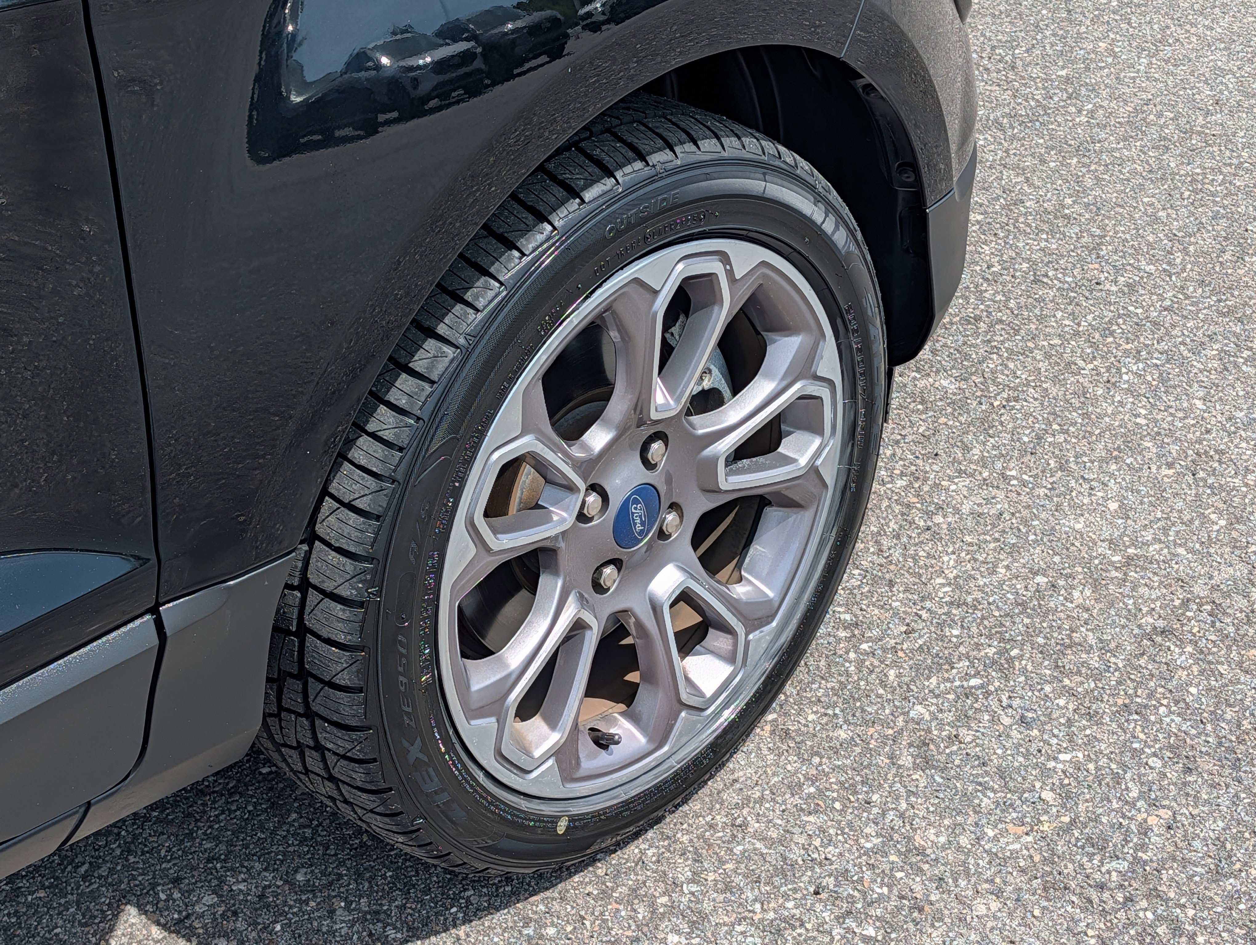 Used 2019 Ford EcoSport Titanium FWD image 12
