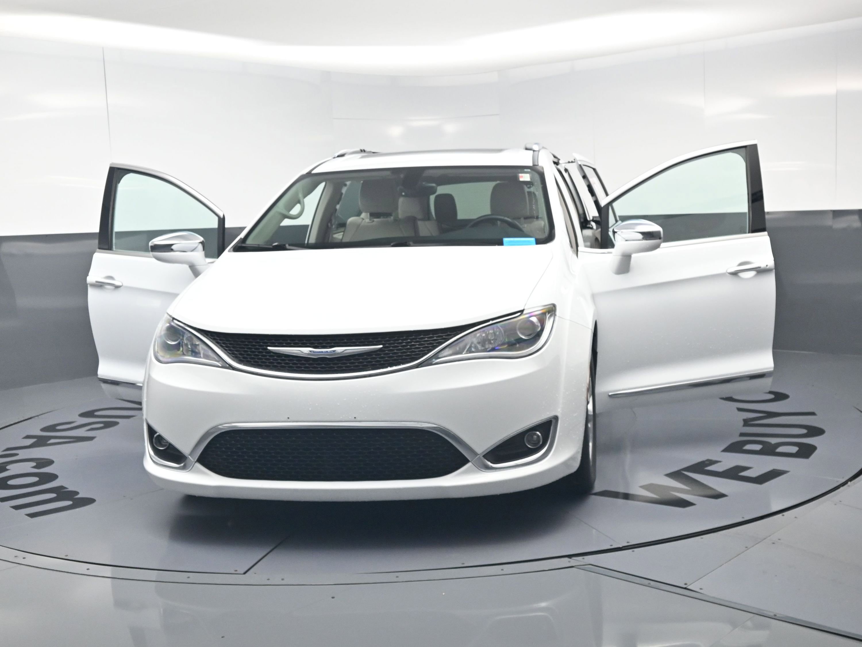 Used 2017 Chrysler Pacifica Limited w/ UConnect Theater Package image 13