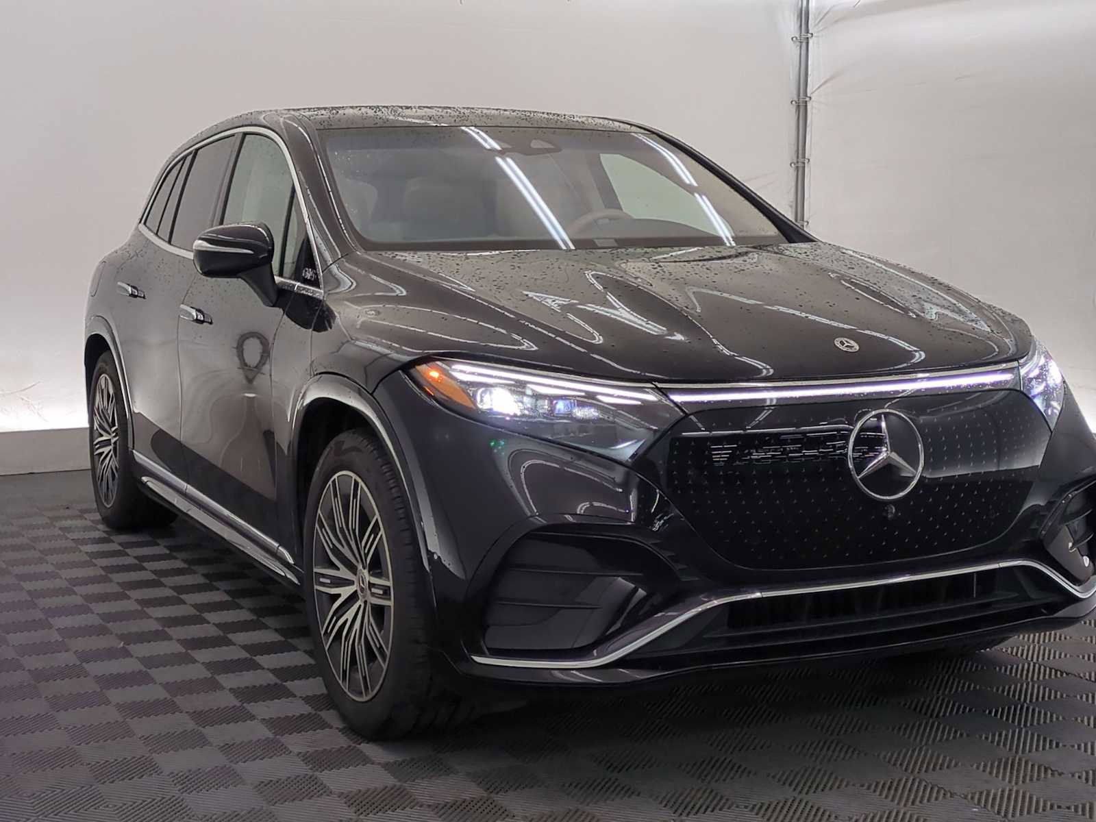 Used 2023 Mercedes-Benz EQS 580 4MATIC SUV image 9