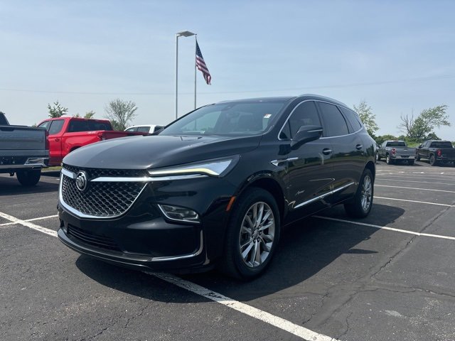 Used 2023 Buick Enclave Avenir image 7