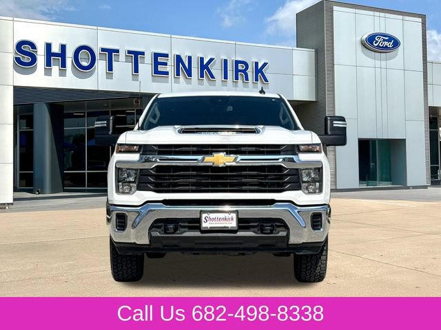 Used 2024 Chevrolet Silverado 2500 LT AWD/4WD image 2