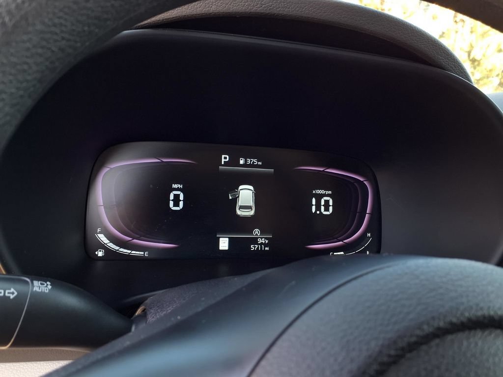 Certified 2025 Kia Soul LX w/ LX Technology Package FWD image 12