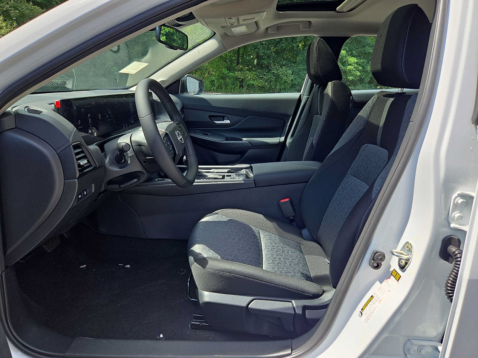 New 2027 Nissan Sentra SV w/ SV Convenience Package FWD image 10
