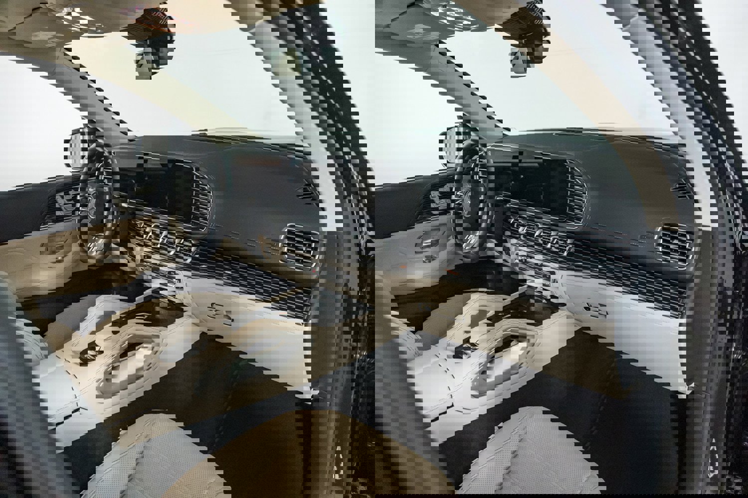 Used 2024 Mercedes-Benz GLS 580 4MATIC image 24