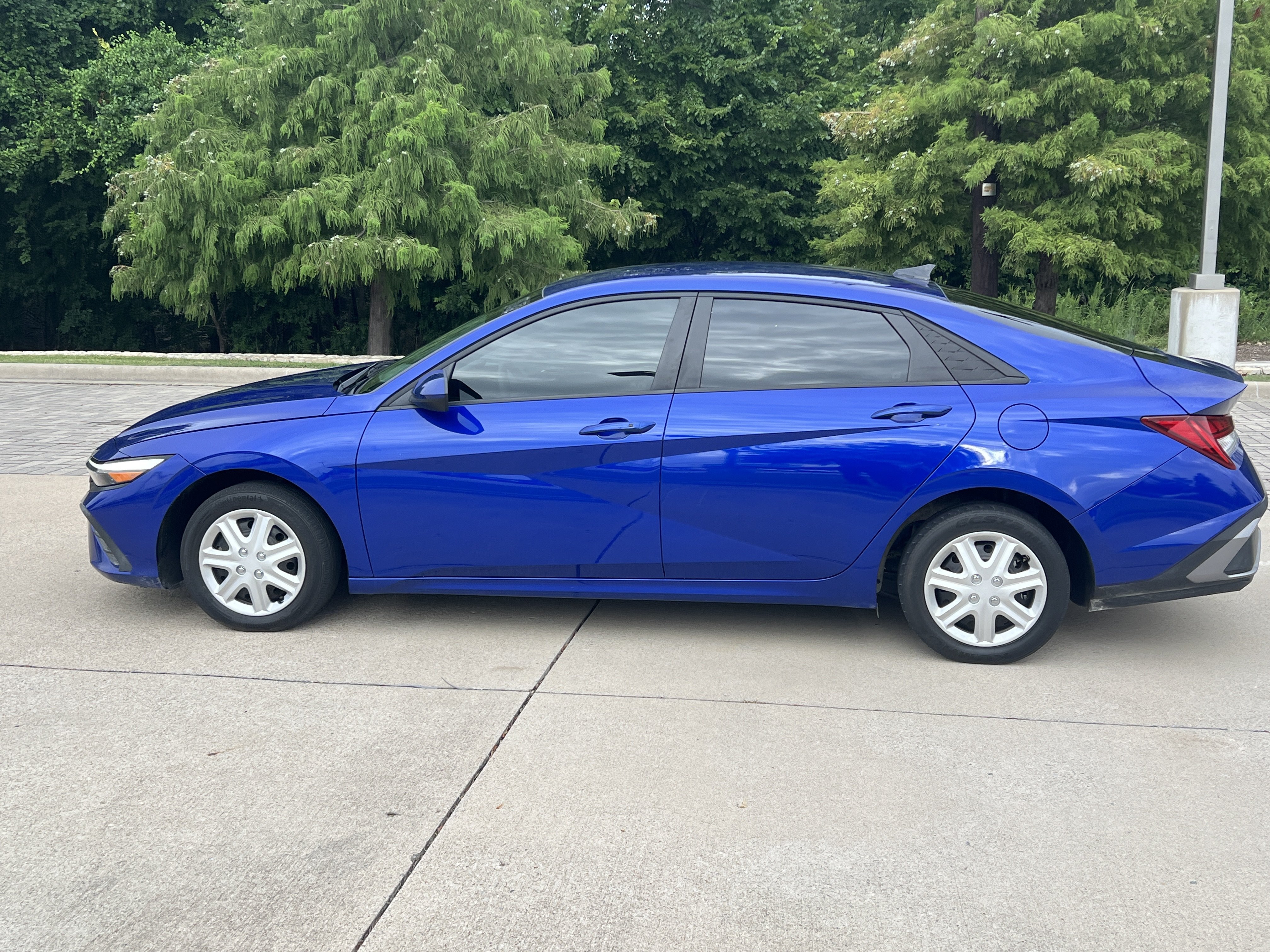 Used 2024 Hyundai Elantra Blue FWD image 7