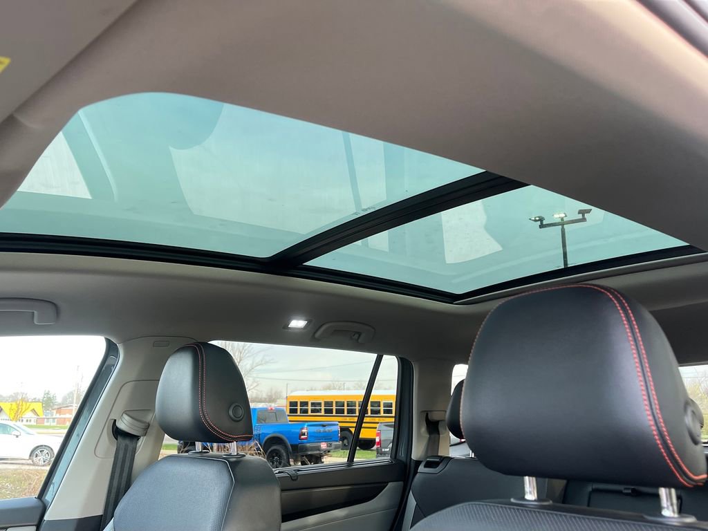 Used 2024 Volkswagen Atlas Peak Edition SE image 28