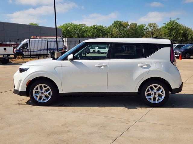 Certified 2025 Kia Soul LX FWD image 4
