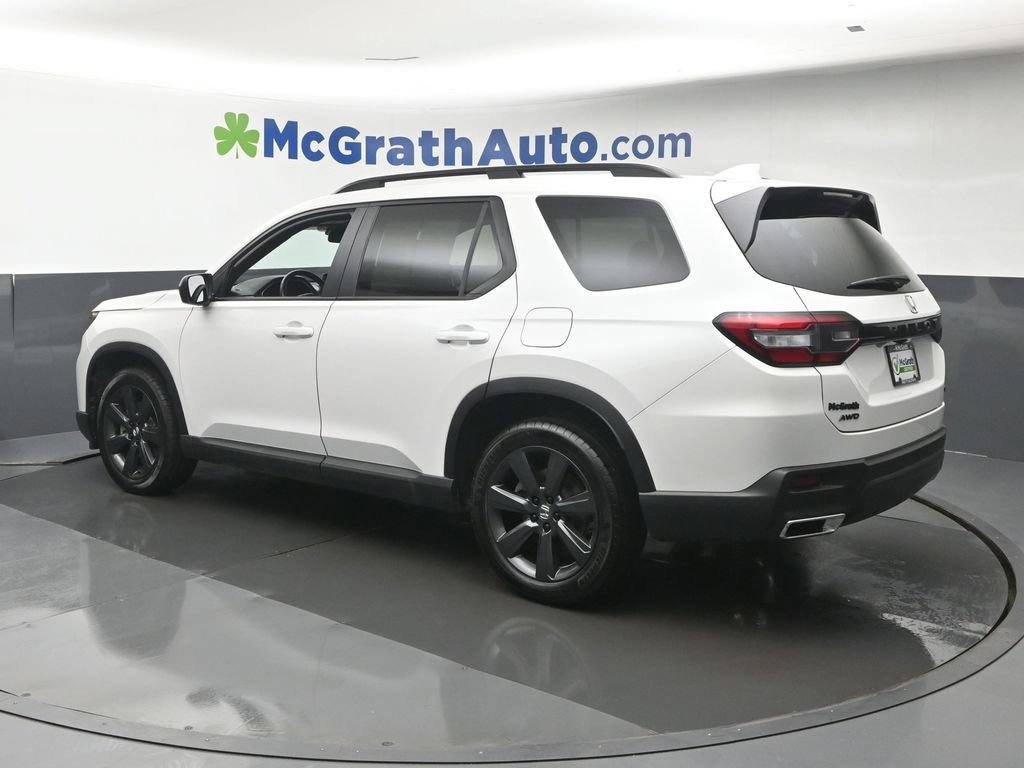 Used 2025 Honda Pilot Sport image 25
