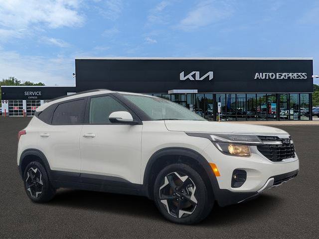 Certified 2025 Kia Seltos S image 1