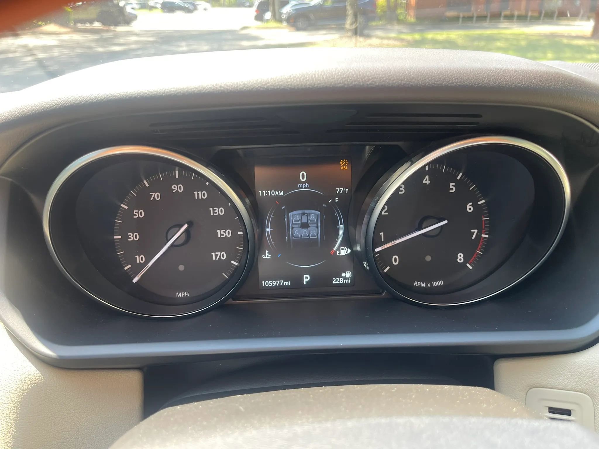 Used 2016 Land Rover Range Rover Sport SE image 17